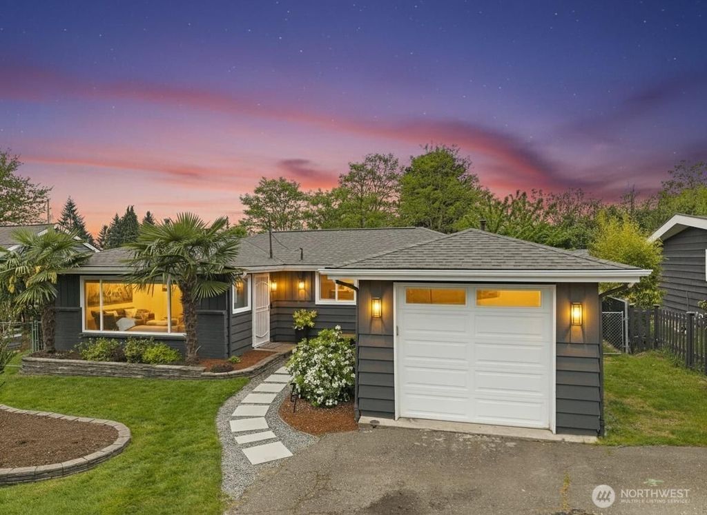 Photo of 11303 14th Avenue SW, Seattle, WA 98146 (MLS # 2517644)