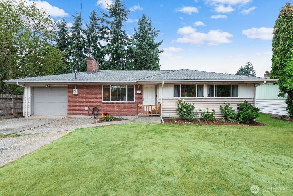 Photo of 320 S 120th Street, Burien, WA 98168 (MLS # 2431559)