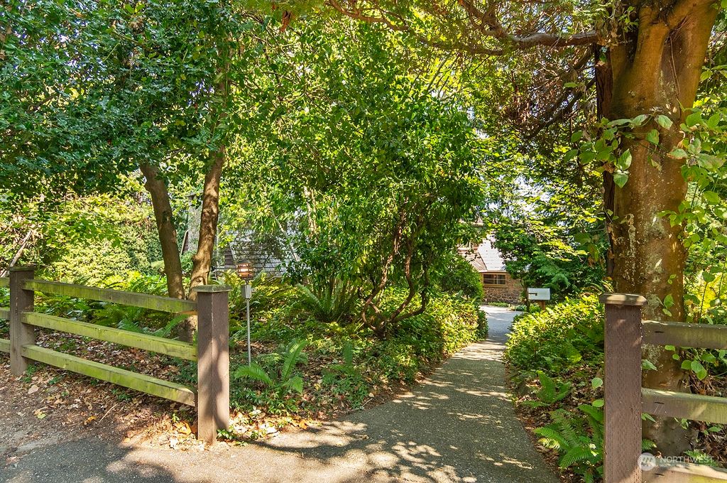 Photo of 1706 Magnolia Way W, Seattle, WA 98199 (MLS # 2192981)