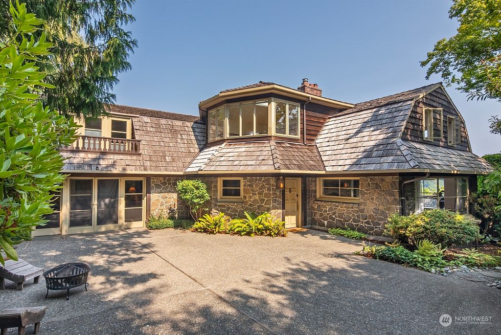 Photo of 1706 Magnolia Way W, Seattle, WA 98199 (MLS # 2192981)
