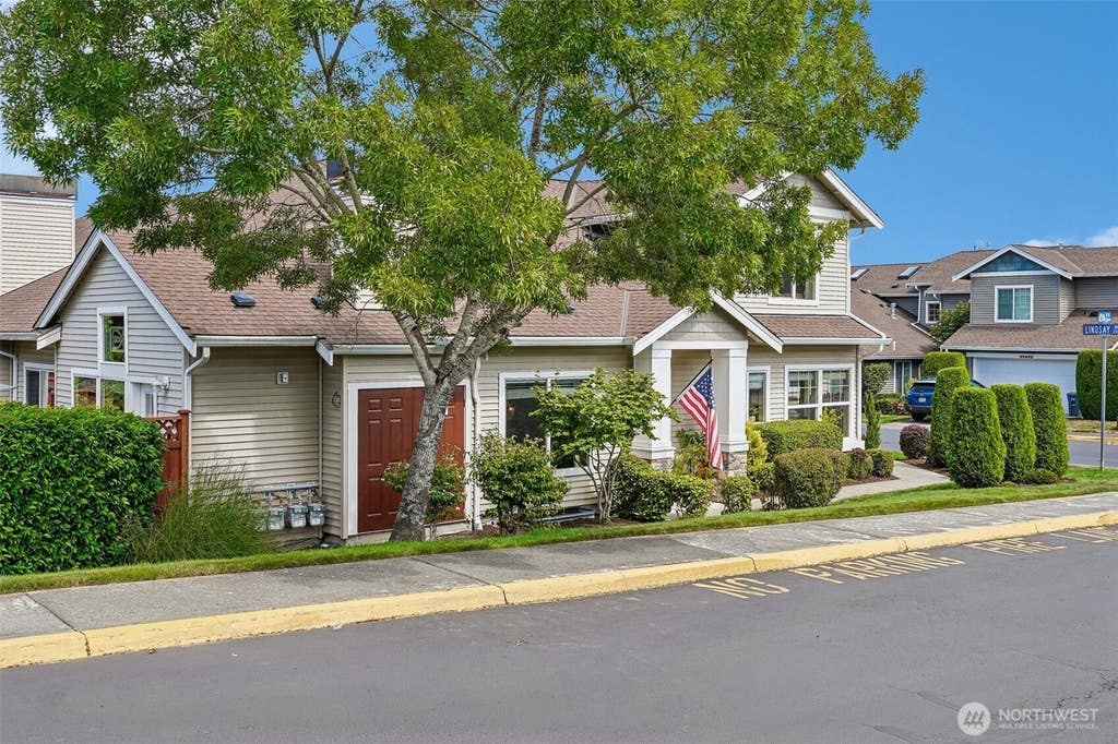 Photo of 6547 Lindsay Avenue SE #A, Auburn, WA 98092 (MLS # 2567523)