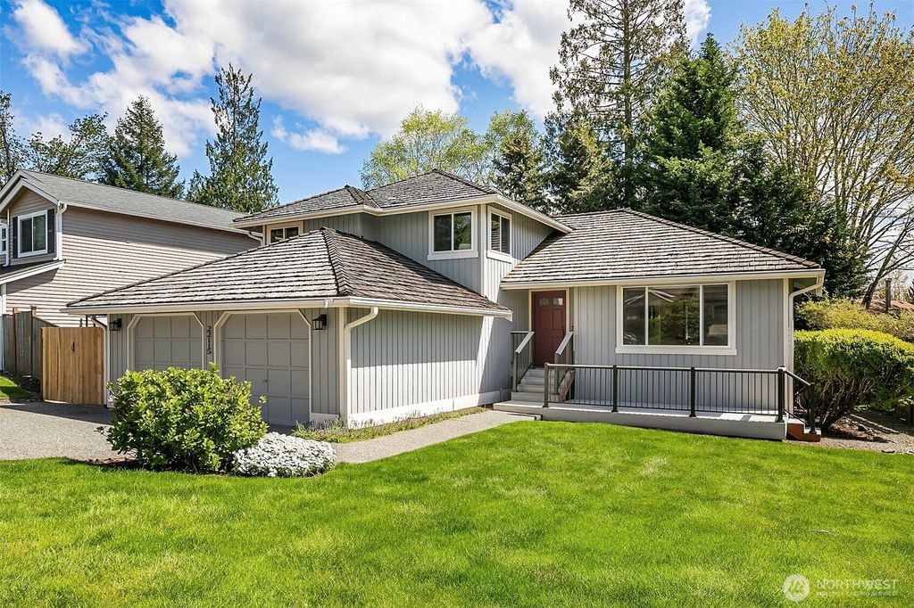 Photo of 22115 NE 9th Place, Sammamish, WA 98074 (MLS # 2365531)