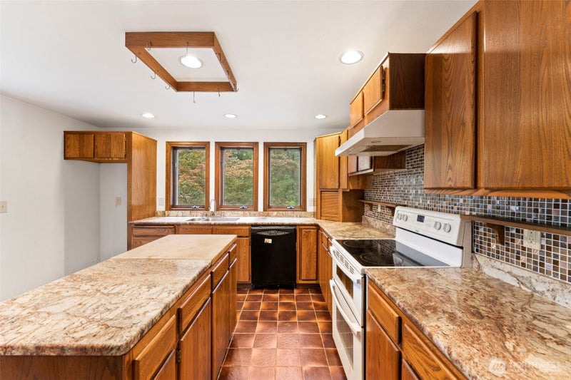 10500 SW Wicks Lake Rd