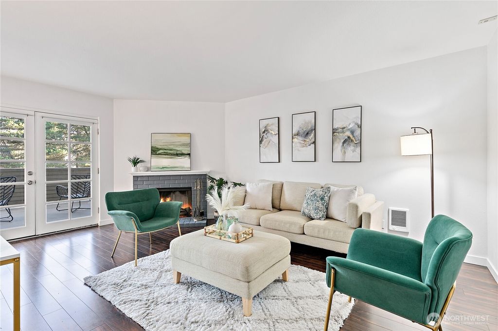 Photo of 10418 NE 32nd Place #C105, Bellevue, WA 98004 (MLS # 2463234)