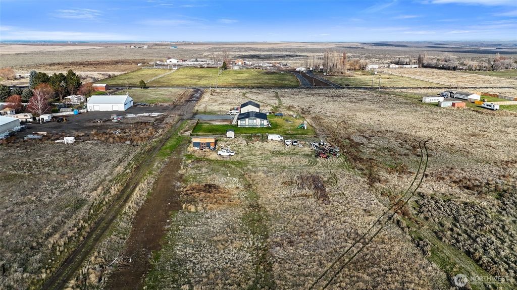 Photo of 9613 NE Road M.3, Moses Lake, WA 98837 (MLS # 2459587)