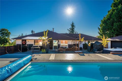 Photo of 1636 S 260th Street, Des Moines, WA 98198 (MLS # 2552746)