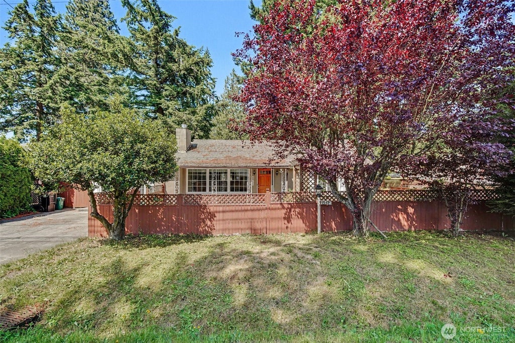Photo of 11557 8th Avenue NE, Seattle, WA 98125 (MLS # 2539168)