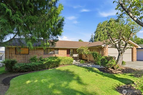 Photo of 16532 34th Avenue NE, Lake Forest Park, WA 98155 (MLS # 2537481)