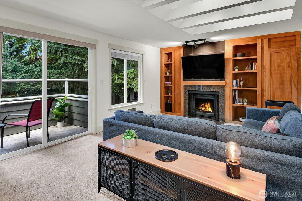 Photo of 15406 NE 15th Place #24, Bellevue, WA 98007 (MLS # 2585088)