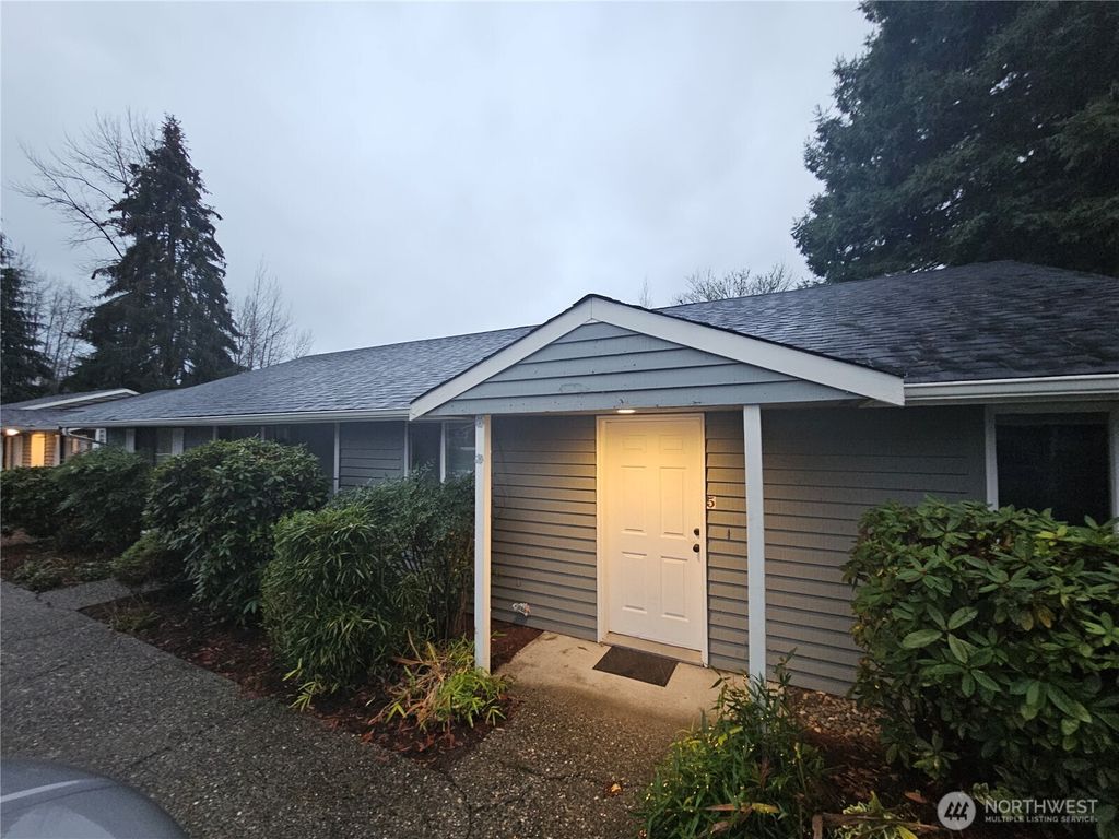 Photo of 406 E Pioneer Street #B, Granite Falls, WA 98252 (MLS # 2459409)