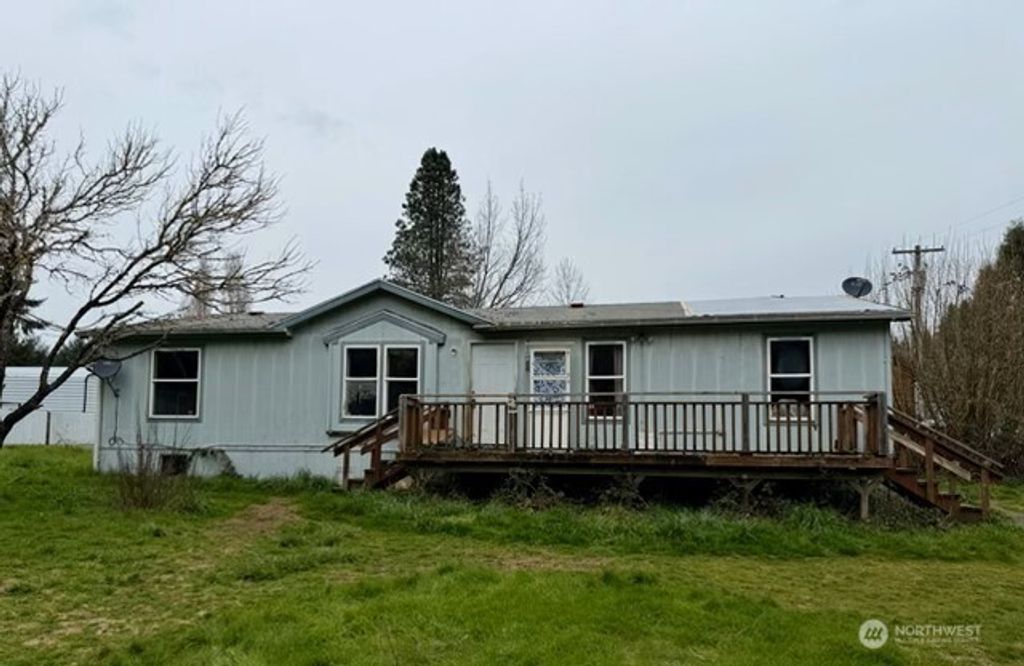 Photo of 1017 C Street, Vader, WA 98593 (MLS # 2492912)