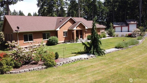 Photo of 11310 Harris Rd RD SE, Yelm, WA 98597 (MLS # 2588681)