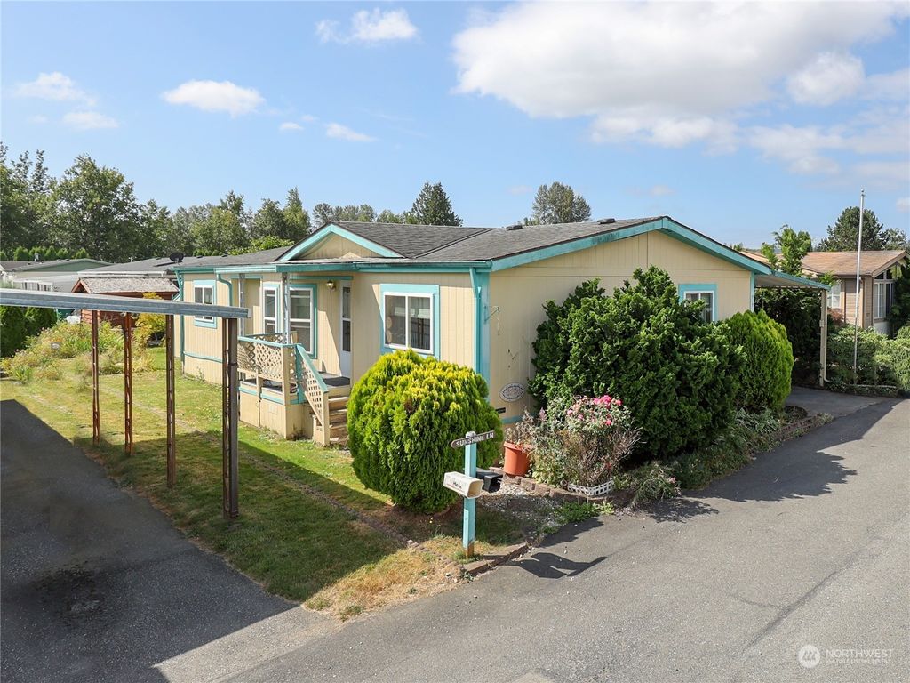 Photo of 16600 25th Avenue NE #128, Marysville, WA 98271 (MLS # 2142736)