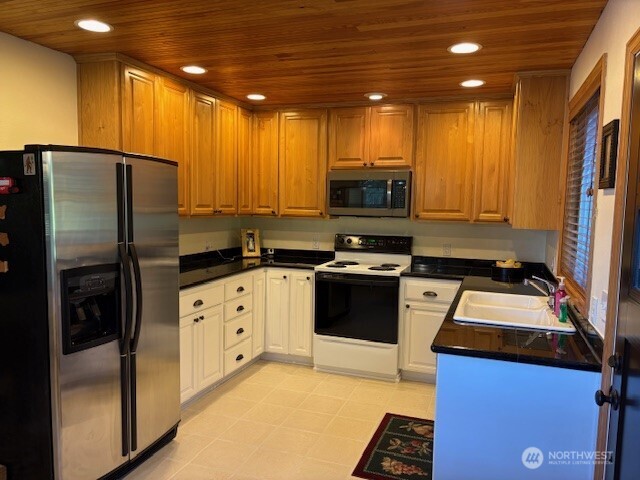386 South Shore Road