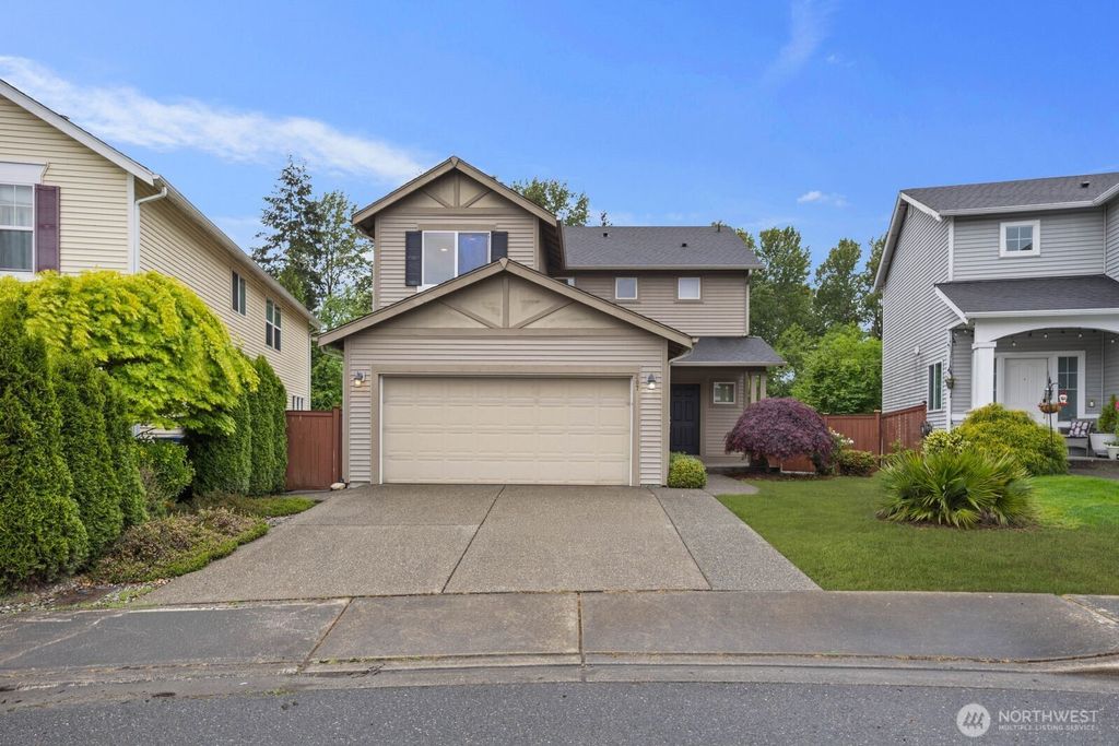 Photo of 207 Edmonds Place NE, Renton, WA 98056 (MLS # 2524155)