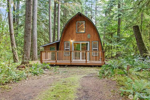 Photo of 6975 Pinnacle Place, Deming, WA 98244 (MLS # 2416096)