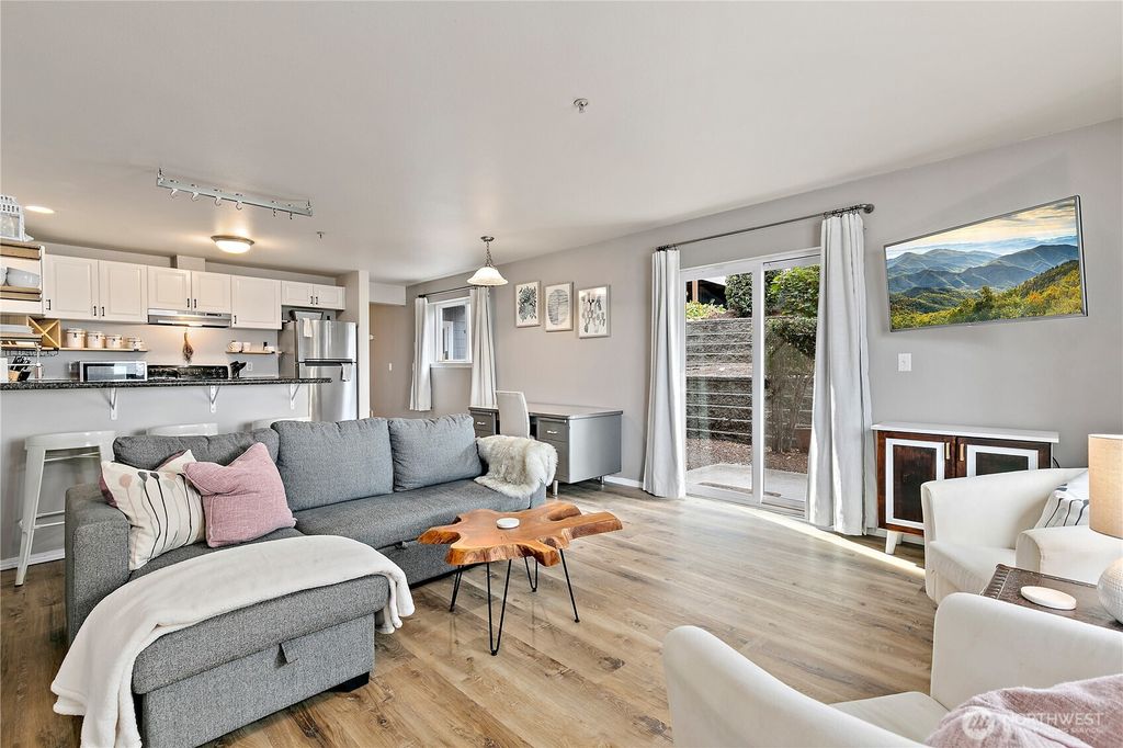 Photo of 218 Broadway #5, Tacoma, WA 98402 (MLS # 2456627)