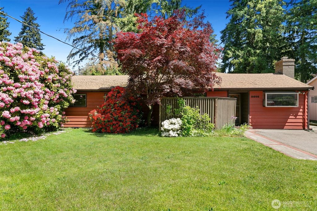Photo of 19326 5th Avenue NE, Shoreline, WA 98155 (MLS # 2381681)