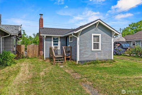 Photo of 1307 S Sixth Avenue, Kelso, WA 98626 (MLS # 2545596)