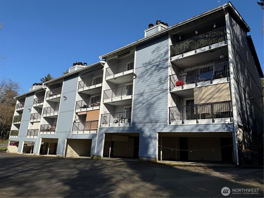 Photo of 2411 S 248th Street #D24, Kent, WA 98032 (MLS # 2498562)