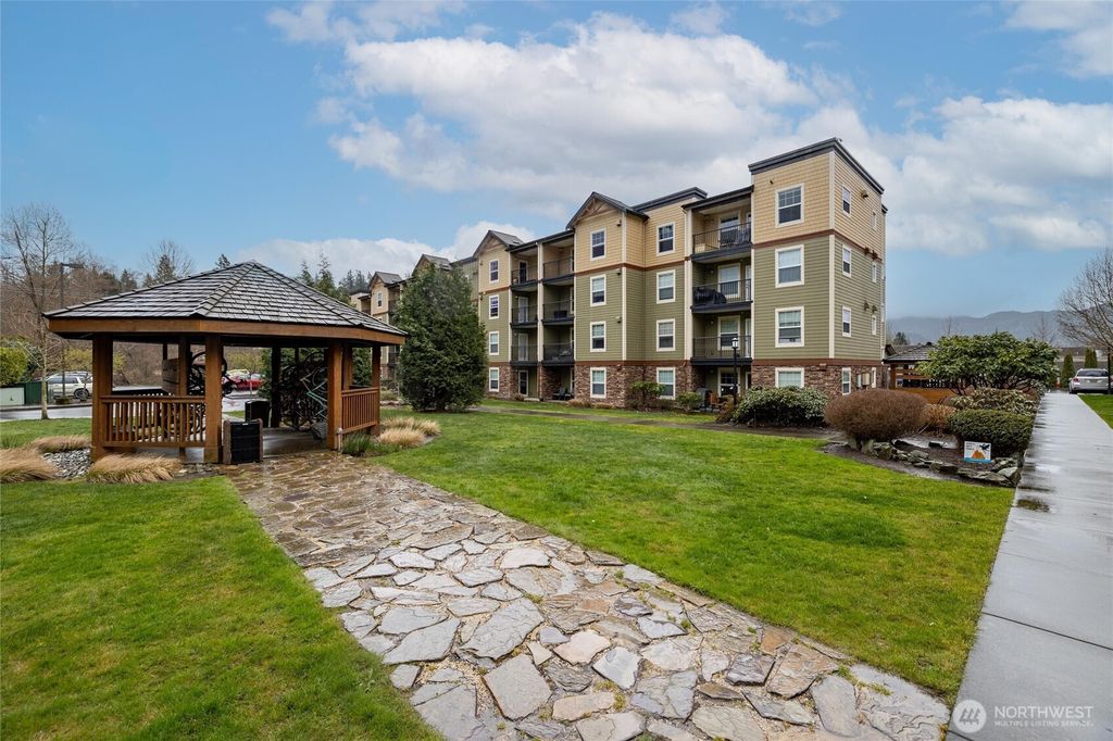 Photo of 700 32nd Street #A404, Bellingham, WA 98225 (MLS # 2491492)