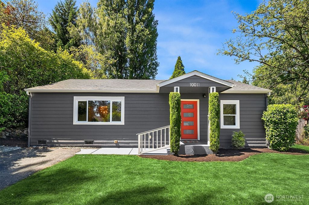 Photo of 10011 36th Avenue NE, Seattle, WA 98125 (MLS # 2374678)
