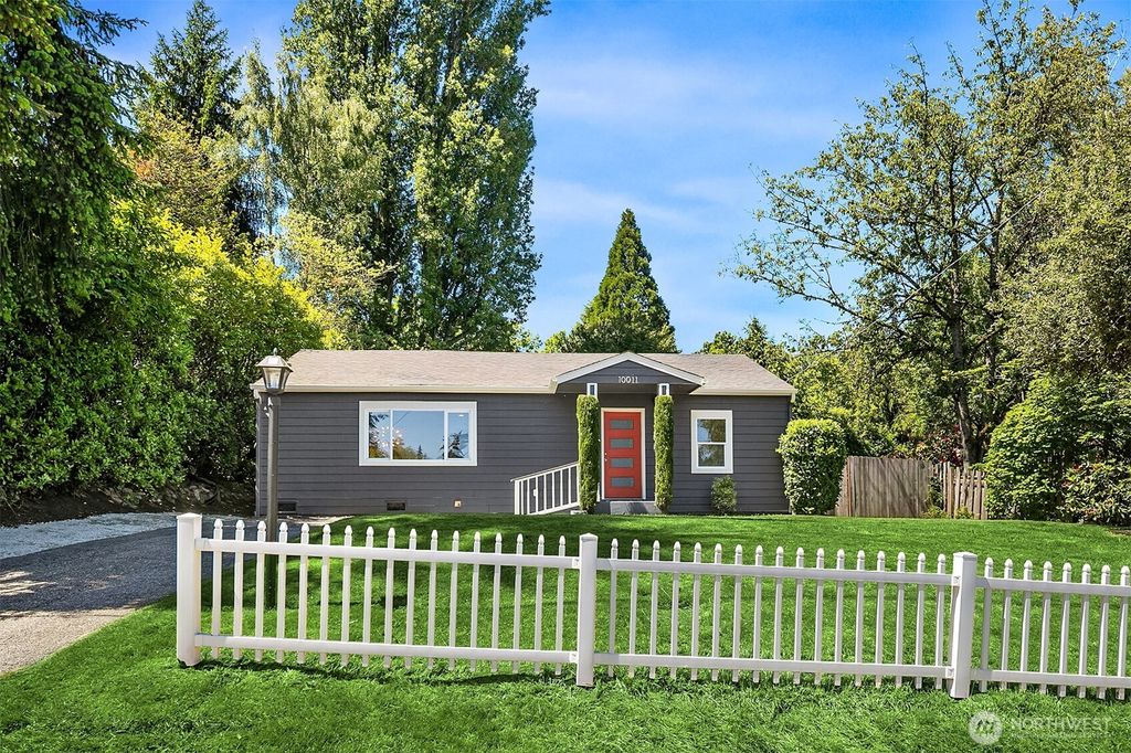 Photo of 10011 36th Avenue NE, Seattle, WA 98125 (MLS # 2374678)