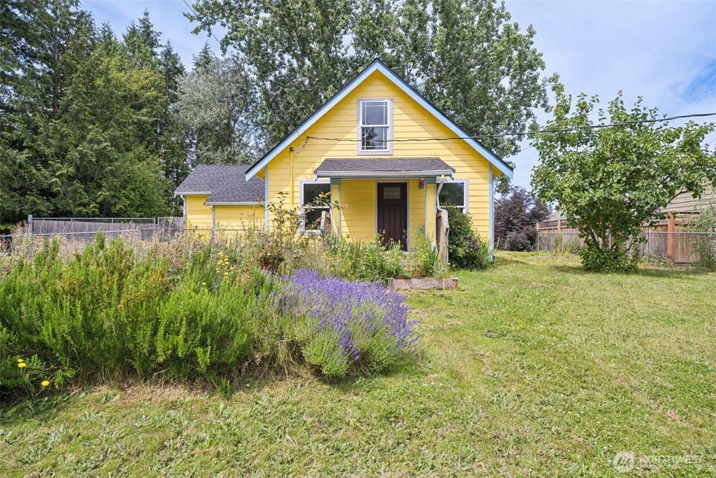 Photo of 10208 McKinley Avenue E, Tacoma, WA 98445 (MLS # 2547005)