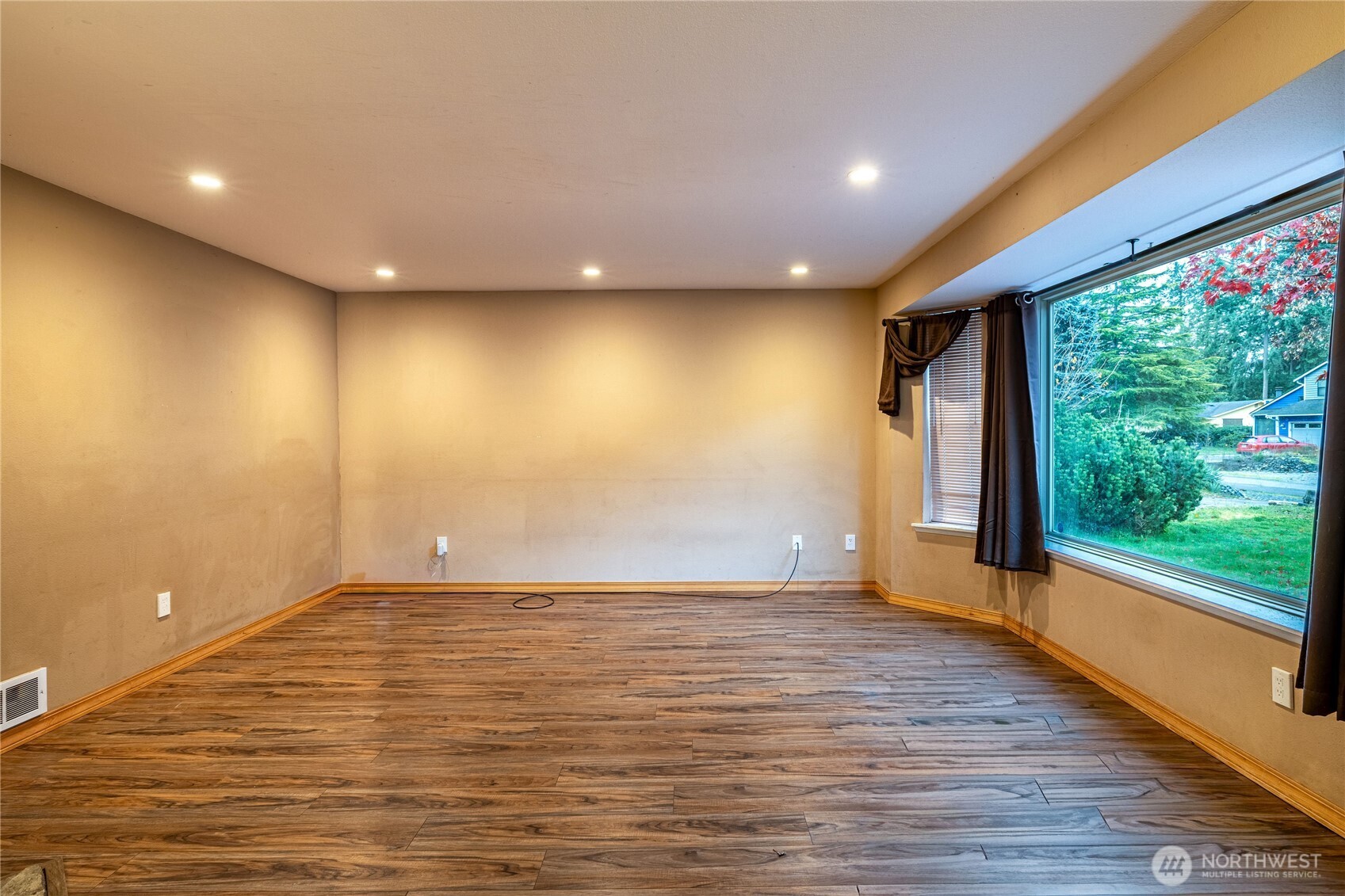 5509 204th Street Ct E