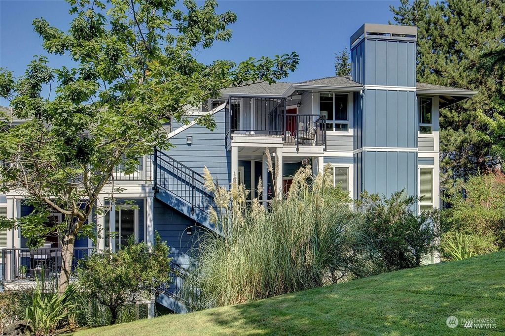 Photo of 3927 243rd Place SE #I-204, Bothell, WA 98021 (MLS # 2027095)