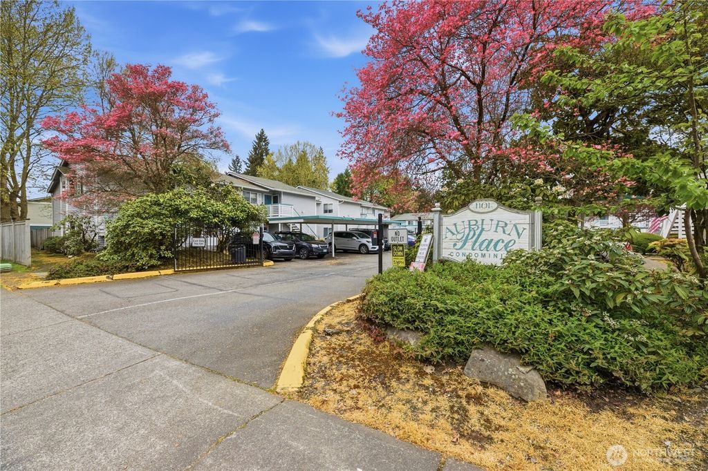 Photo of 1101 37th Street SE #401, Auburn, WA 98002 (MLS # 2503380)