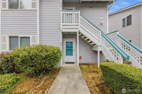 Photo of 1101 37th Street SE #401, Auburn, WA 98002 (MLS # 2503380)