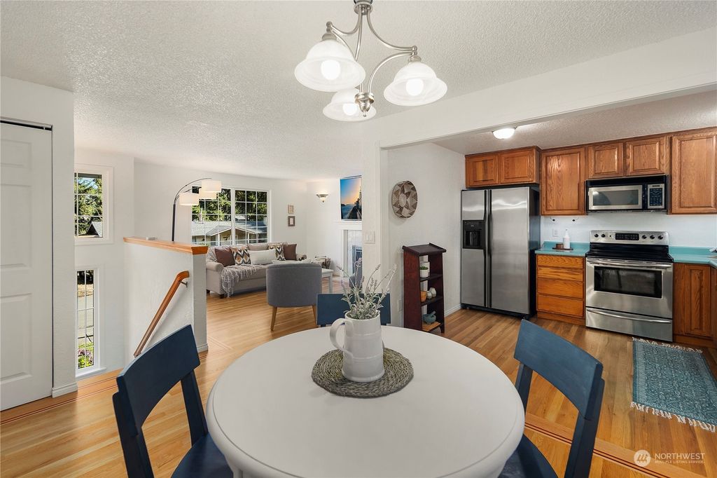 Photo of 23325 SE 266th Street, Maple Valley, WA 98038 (MLS # 2162986)
