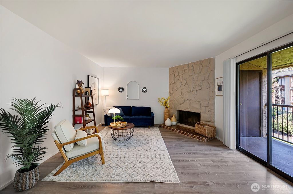 Photo of 14510 124th Avenue NE #E35, Kirkland, WA 98034 (MLS # 2510078)