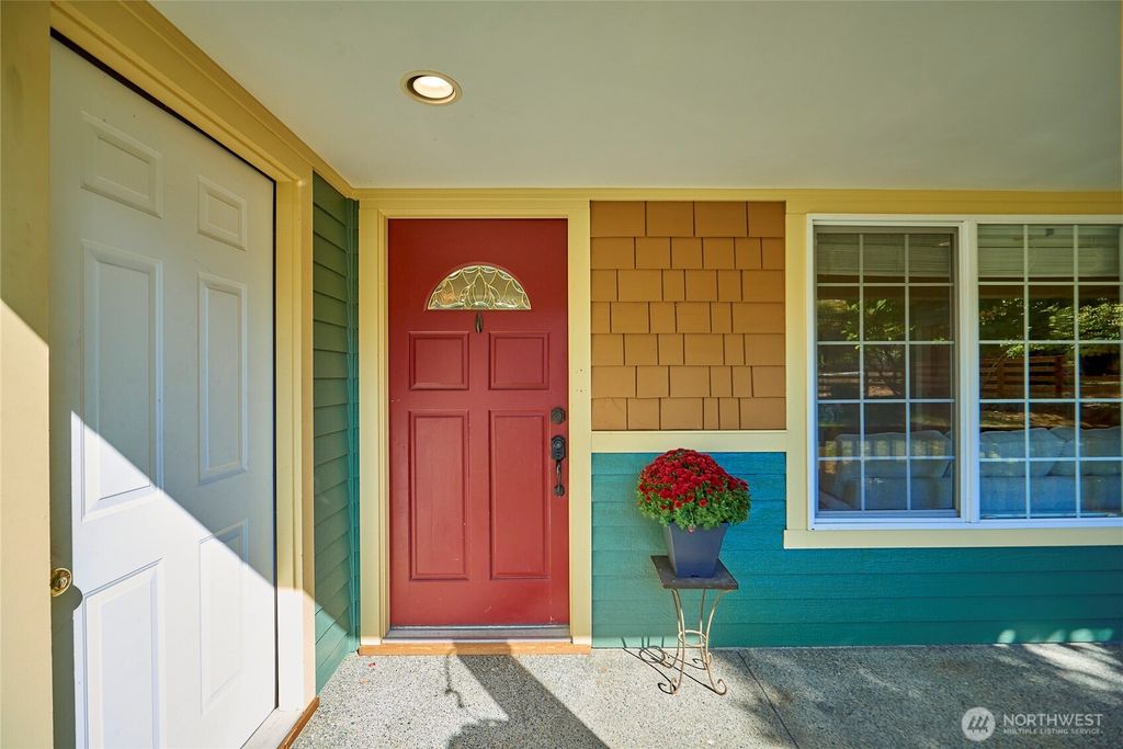 Photo of 1304 N 192nd Street, Shoreline, WA 98133 (MLS # 2436905)