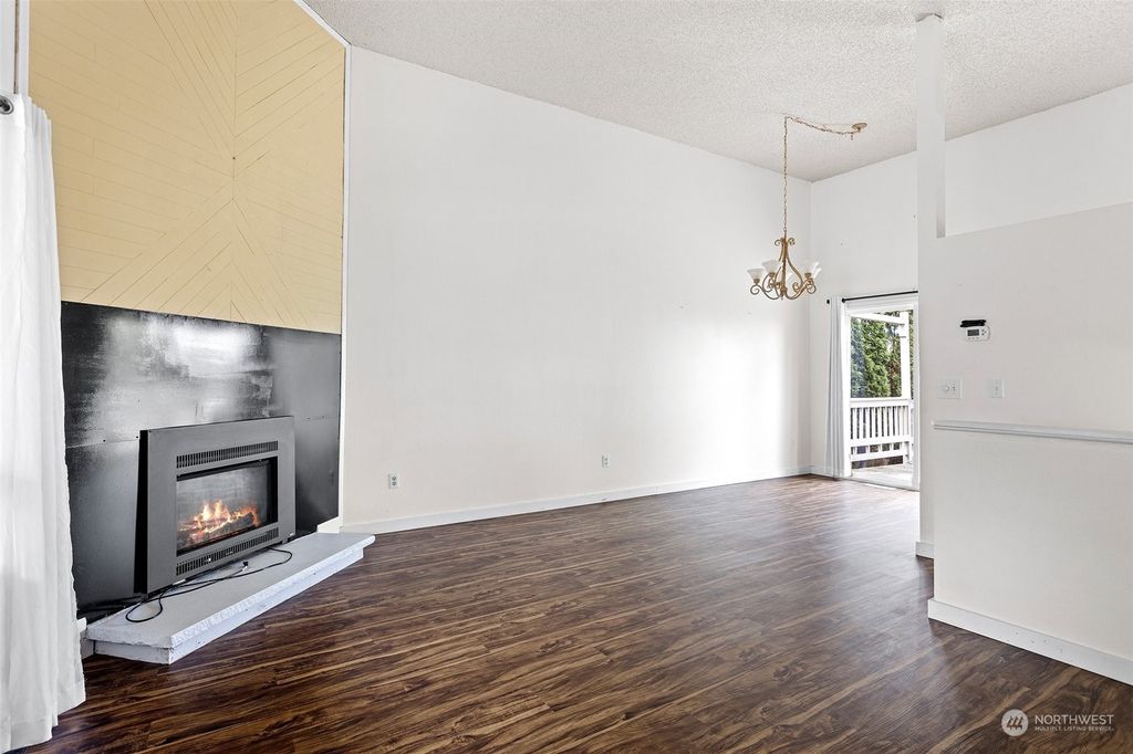 Photo of 17821 113th Place SE, Renton, WA 98055 (MLS # 2140874)