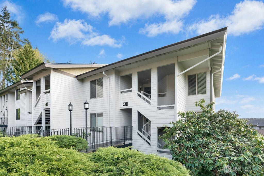 23407 Lakeview Drive G101