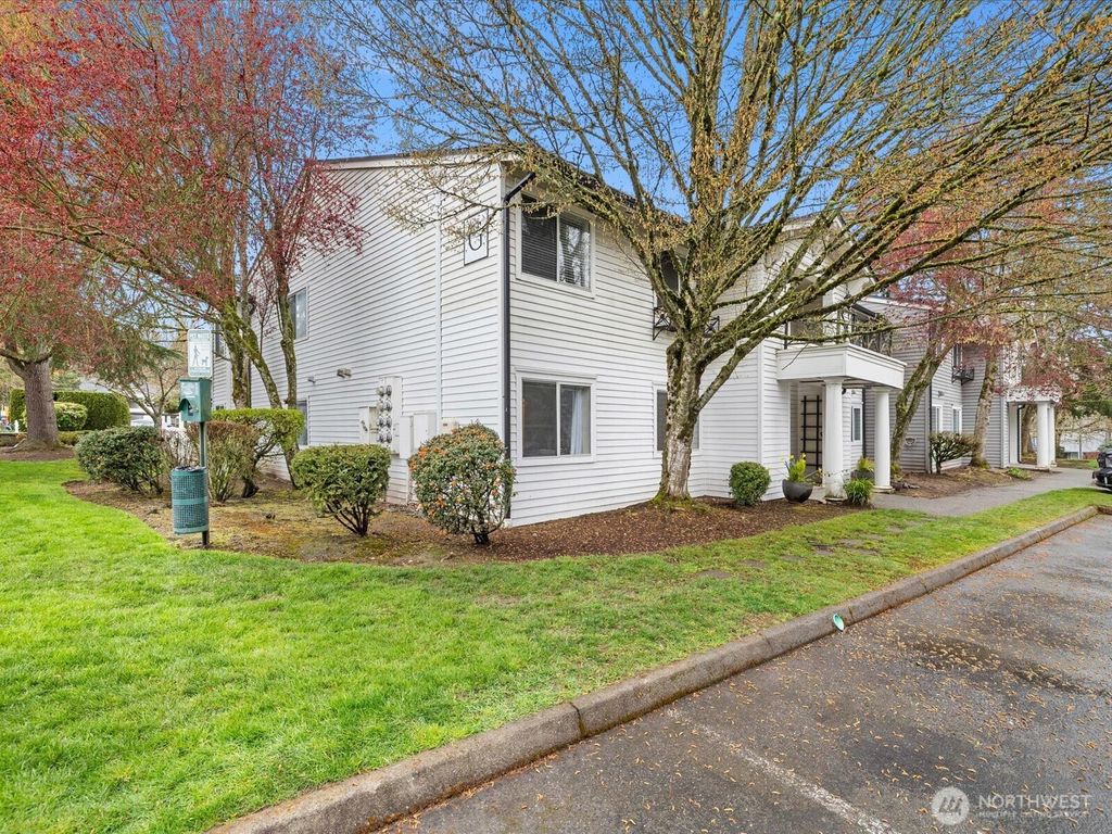 Photo of 15415 35th Avenue W #G101, Lynnwood, WA 98087 (MLS # 2498697)