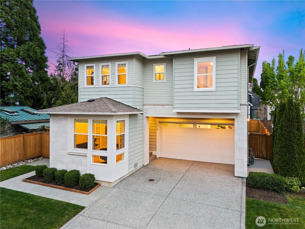 Photo of 10312 134th Place NE, Kirkland, WA 98033 (MLS # 2502002)