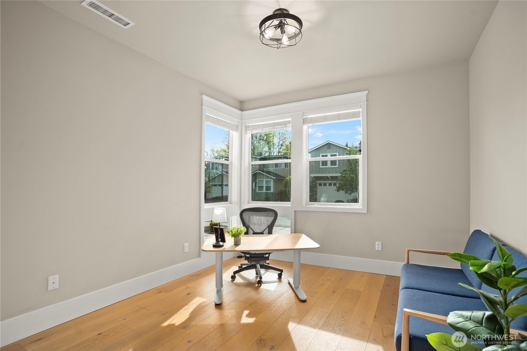 Photo of 10312 134th Place NE, Kirkland, WA 98033 (MLS # 2502002)