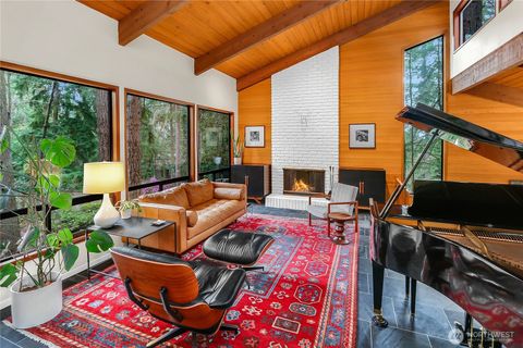 Photo of 19616 44th Place NE, Lake Forest Park, WA 98115 (MLS # 2497043)