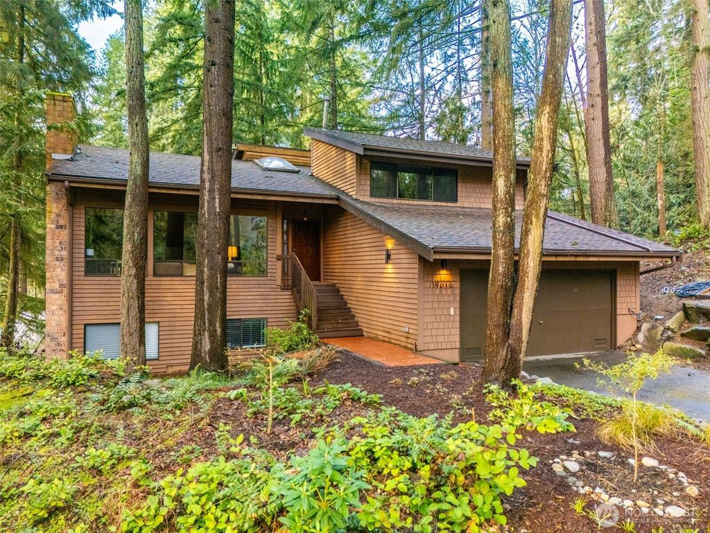 Photo of 19616 44th Place NE, Lake Forest Park, WA 98155 (MLS # 2497043)