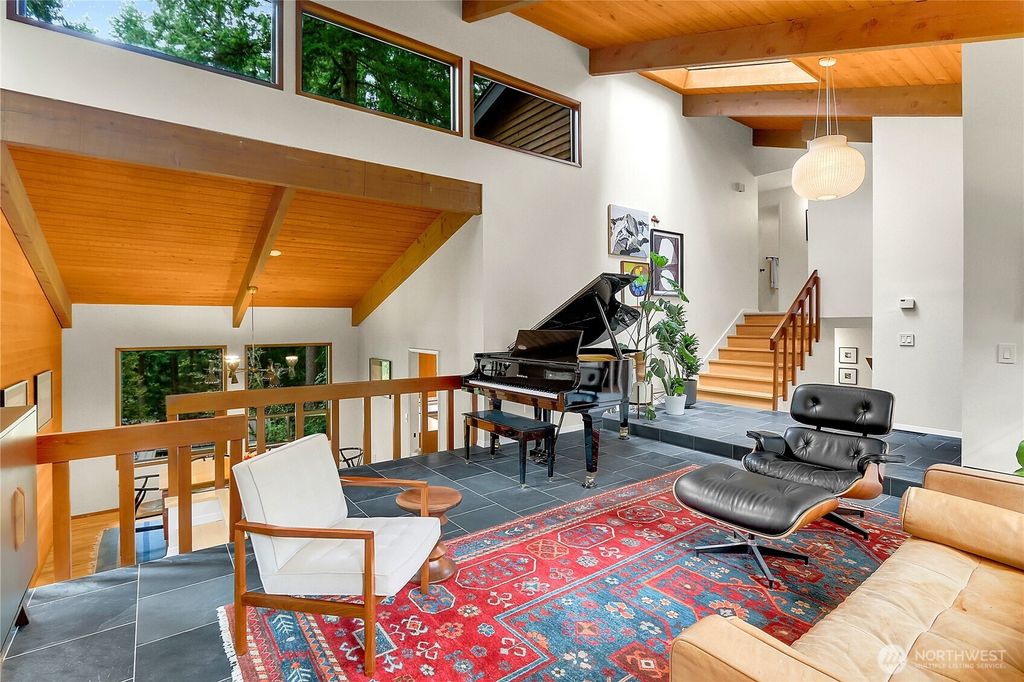 Photo of 19616 44th Place NE, Lake Forest Park, WA 98115 (MLS # 2497043)