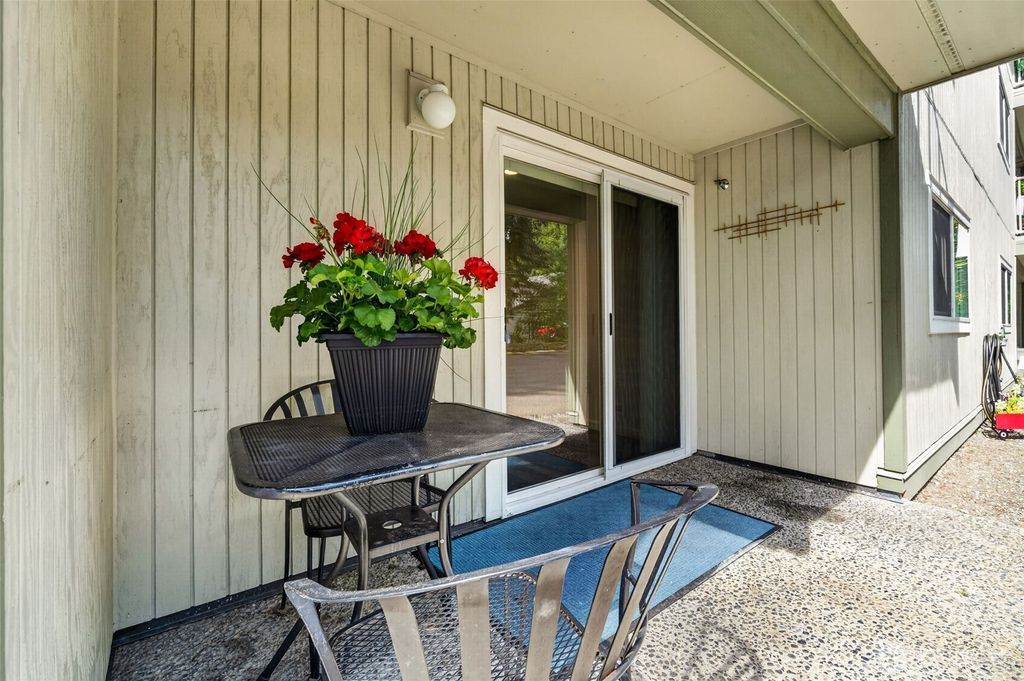 Photo of 5822 200th Street SW #5822F, Lynnwood, WA 98036 (MLS # 2526730)