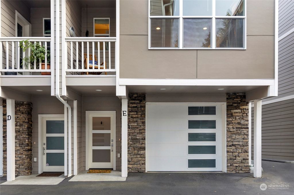 Photo of 1008 Maple Avenue #E, Snohomish, WA 98290 (MLS # 2015362)