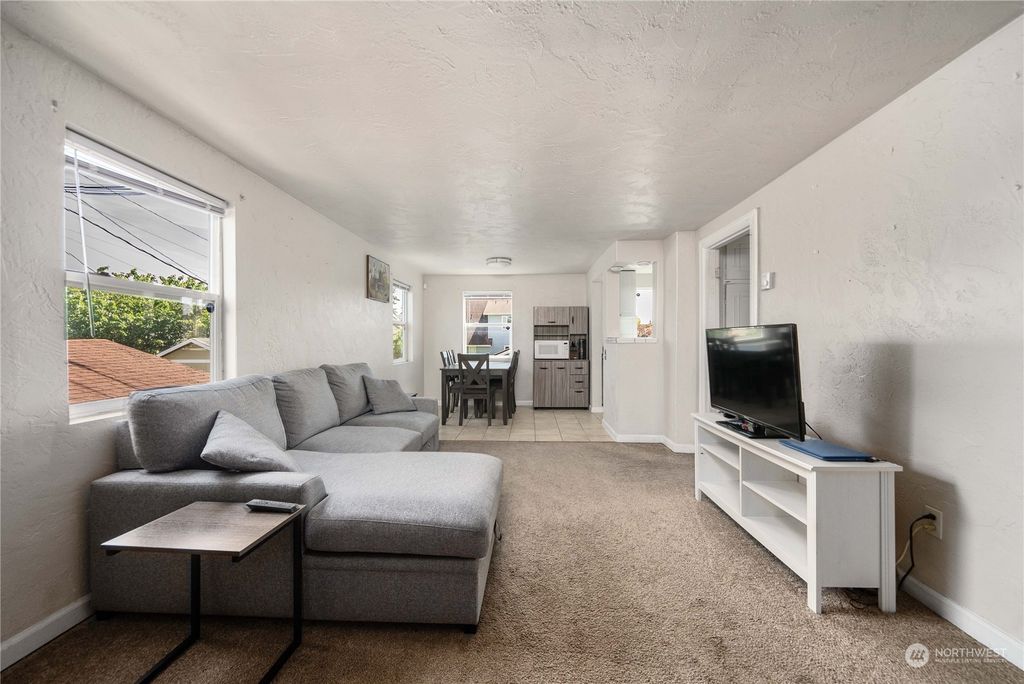 Photo of 1623 Virginia Avenue, Everett, WA 98201 (MLS # 2250507)