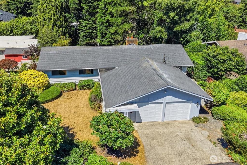 Photo of 912 E Cherry Hill Street, Kent, WA 98030 (MLS # 2562121)