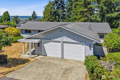 Photo of 912 E Cherry Hill Street, Kent, WA 98030 (MLS # 2562121)