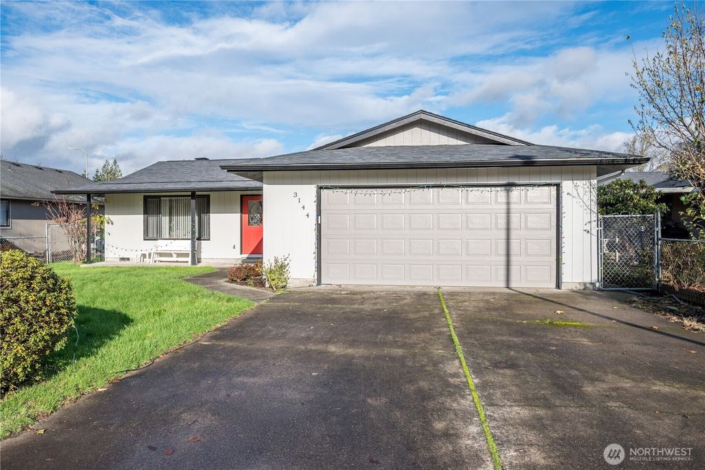 Photo of 3144 Marigold Street, Longview, WA 98632 (MLS # 2463357)