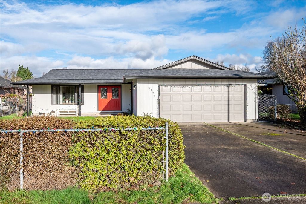Photo of 3144 Marigold Street, Longview, WA 98632 (MLS # 2463357)